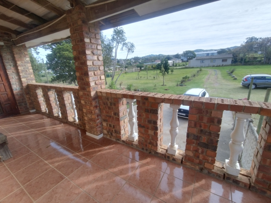 6 Bedroom Property for Sale in Kruisfontein Eastern Cape